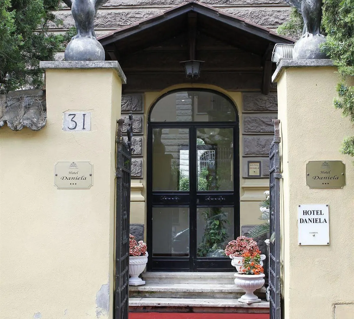 ***  Hotel Daniela Rome Italy