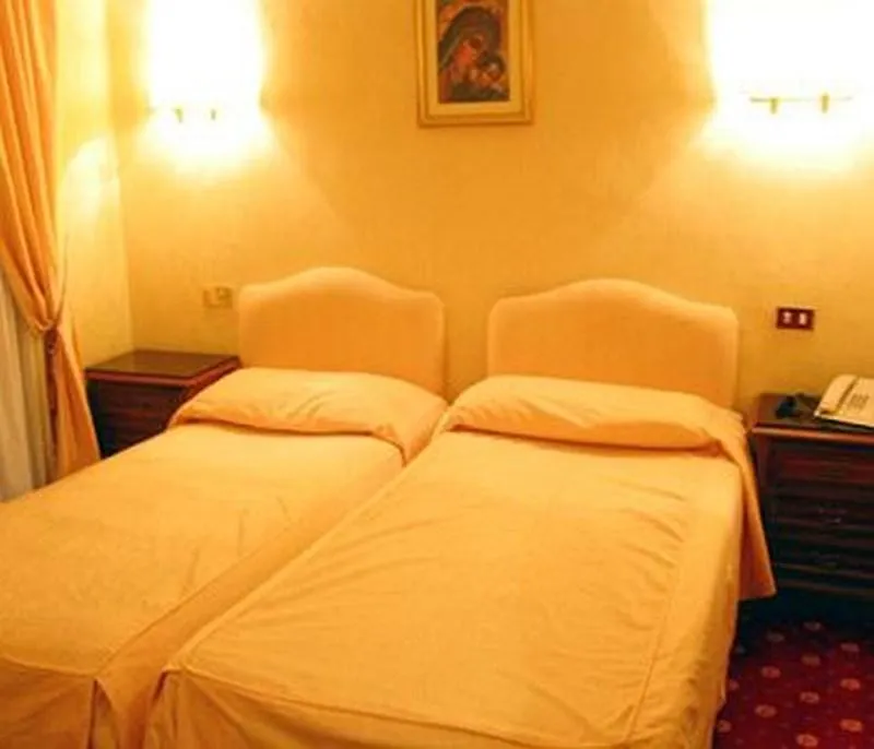 Hotel Daniela Roma 3*,