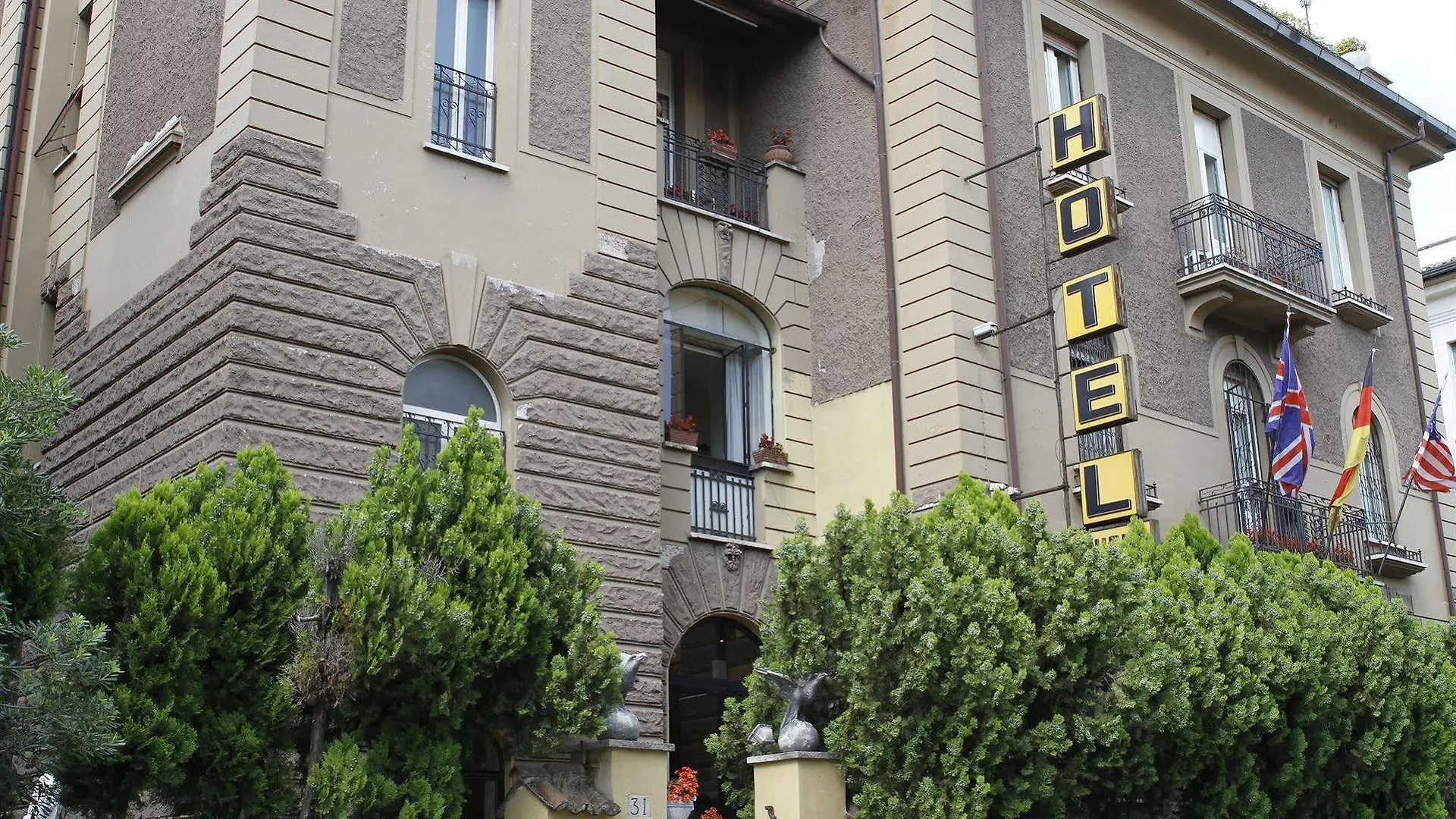Hotel Daniela Roma 3*,